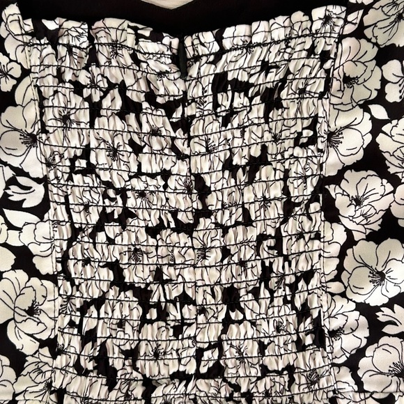 Long Sleeve Sweetheart Dress | Dynamite - Picture 6 of 8